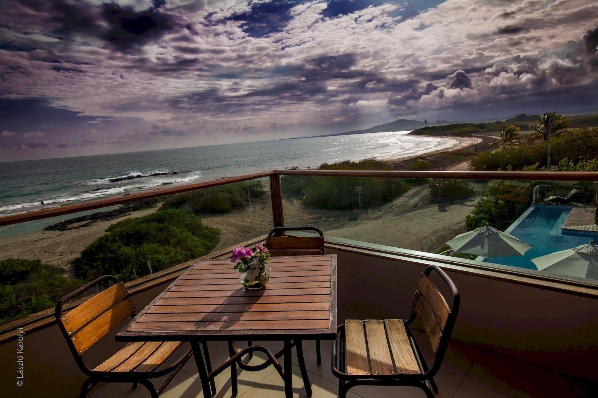 Iguana Crossing Boutique Hotel ปวยร์โต วิลยามิล ภายนอก รูปภาพ